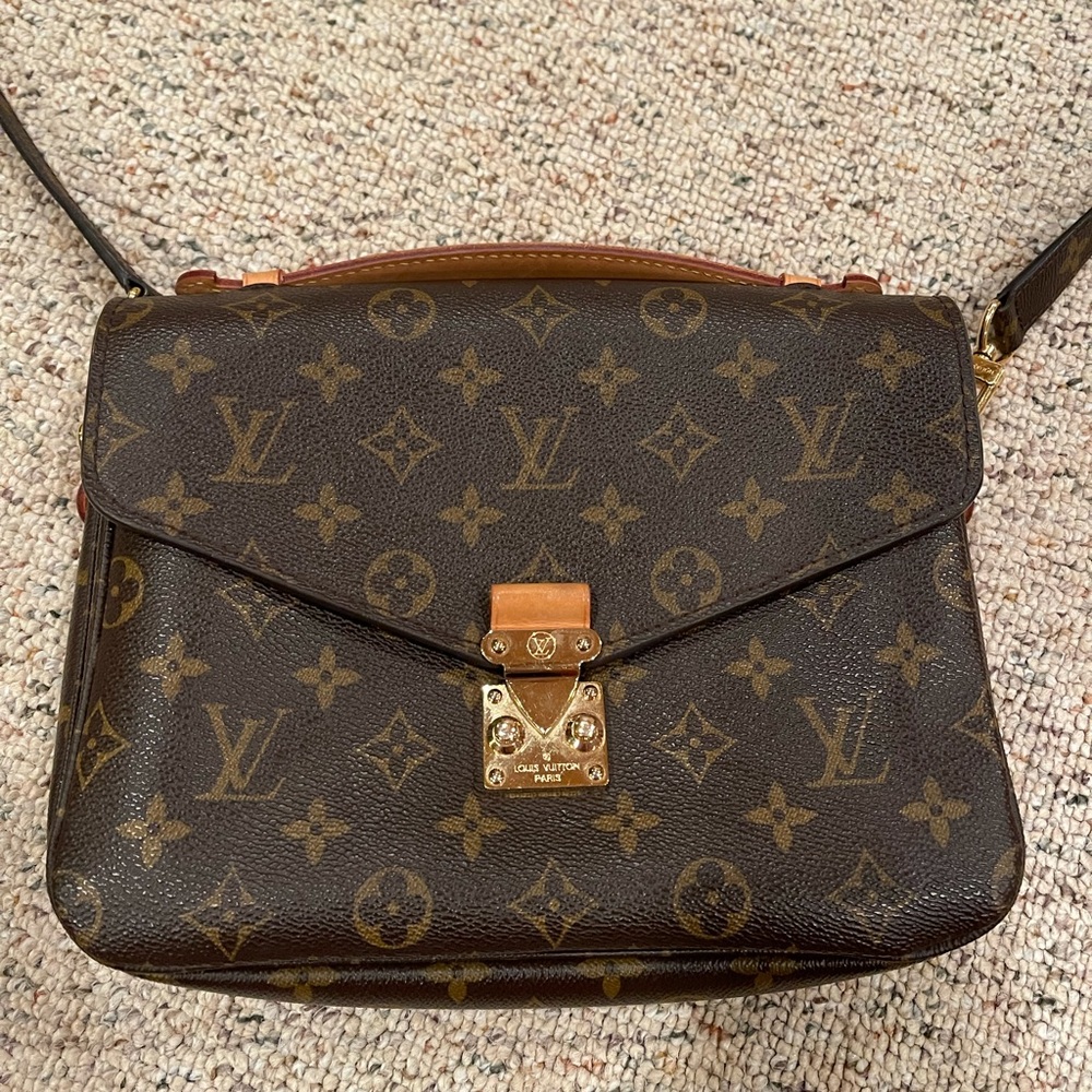 Louis Vuitton Pochette Métis